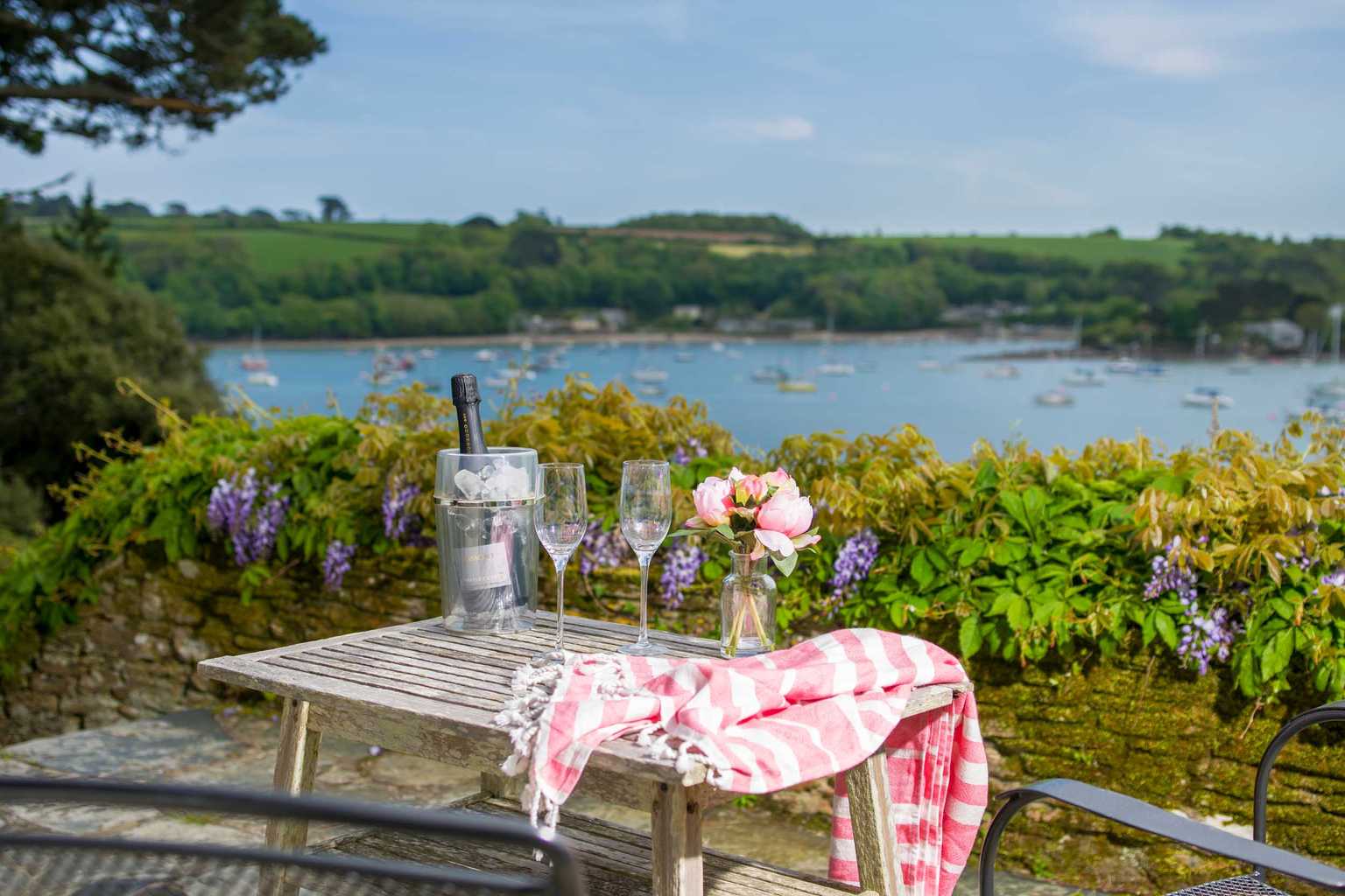 Cornish Holiday Cottages - Falmouth & Helford River, Cornwall