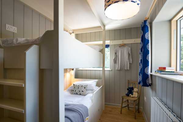 Upper Deck, Port Navas | Cornish Holiday Cottages