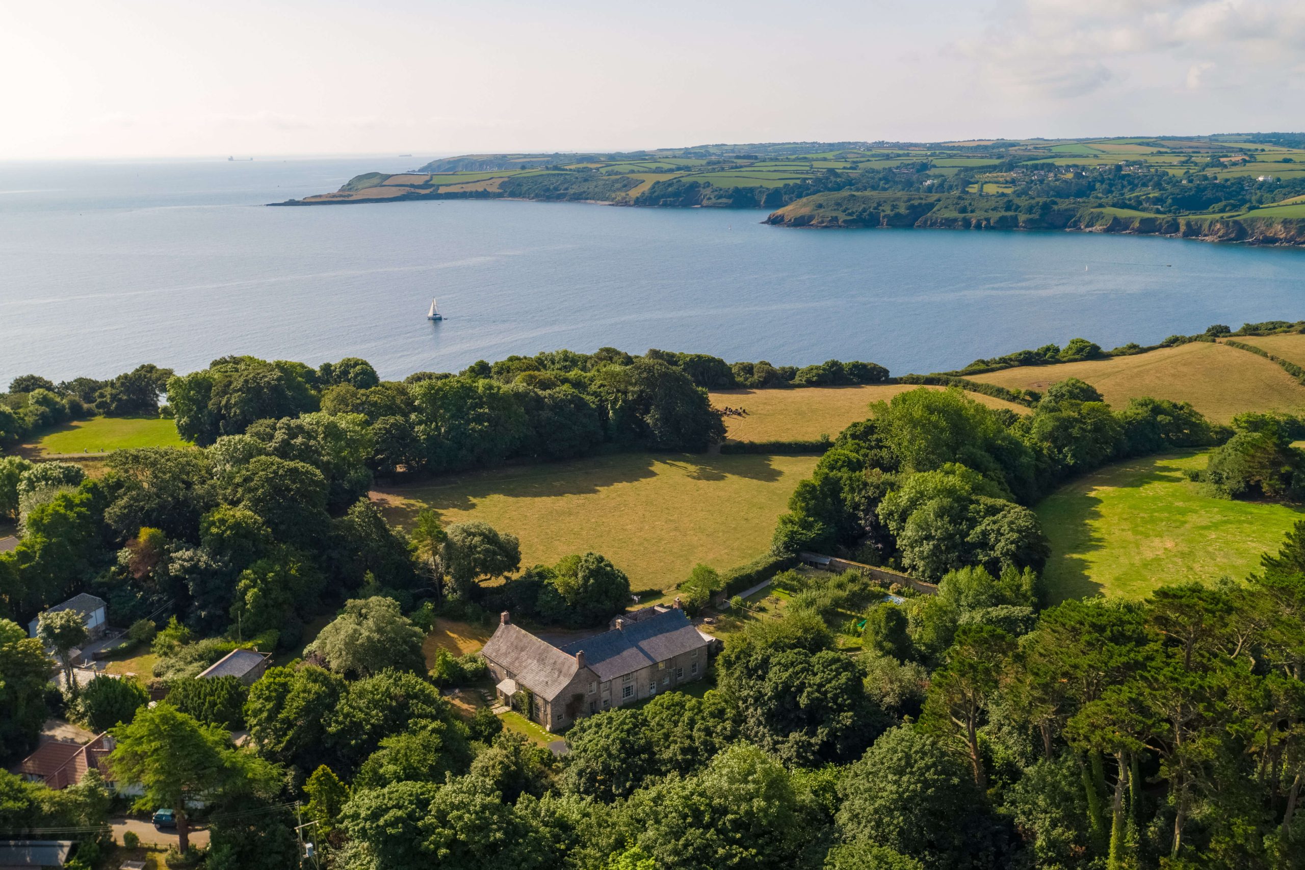 Mawnan Smith cottages and holiday homes